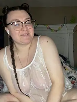 HTXBELLE online show from March 8, 2025, 9:39 am