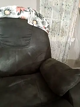 HTXBELLE online show from September 30, 2025, 5:35 am