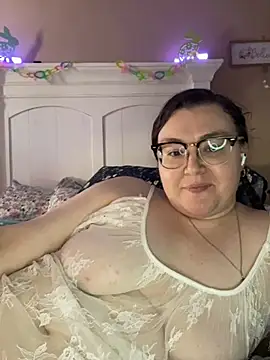 HTXBELLE online show from March 1, 2025, 3:38 pm