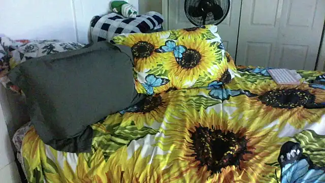 HTXBELLE online show from September 21, 2025, 8:52 am