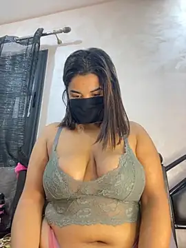 Snapshot of Louli_ta chatting on December 2, 2025, 8:10 pm Louli ta online show from December 2, 2025, 8:10 pm