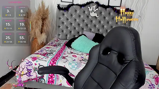 Snapshot of Kath_latorre chatting on October 18, 2025, 12:40 pm Kath latorre online show from October 18, 2025, 12:40 pm