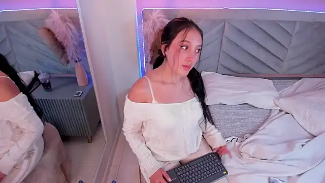 Snapshot of Cristal_collinss chatting on February 25, 2025, 6:01 pm Cristal collinss online show from February 25, 2025, 6:01 pm