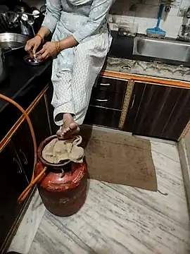 indian couple4 online show from April 18, 2026, 3:31 am