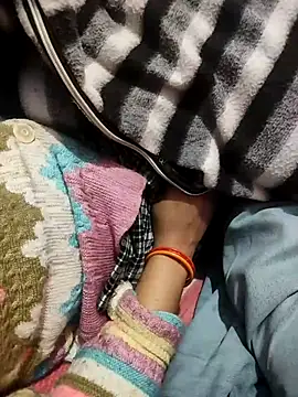 indian couple4 online show from February 4, 2026, 8:04 pm