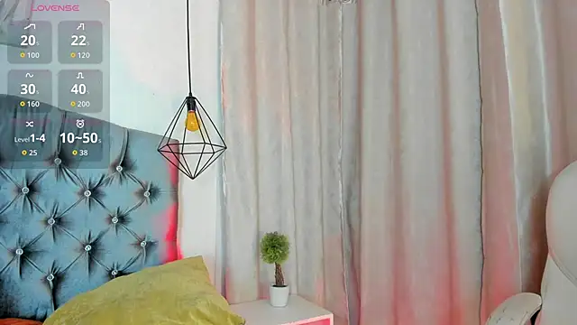 Snapshot of iiangel_ chatting on October 19, 2025, 5:43 am iiangel  online show from October 19, 2025, 5:43 am