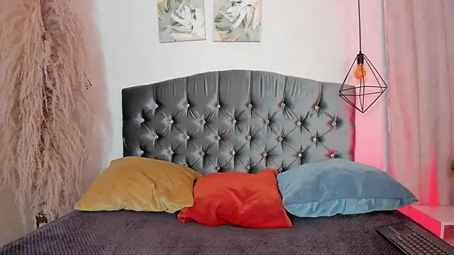 Snapshot of iiangel_ chatting on October 24, 2025, 4:00 am iiangel  online show from October 24, 2025, 4:00 am