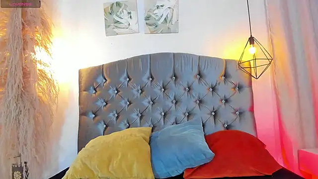 Snapshot of iiangel_ chatting on October 21, 2025, 3:17 am iiangel  online show from October 21, 2025, 3:17 am