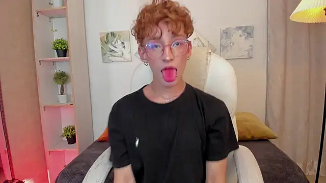 iiangel  online show from November 29, 2025, 7:52 am