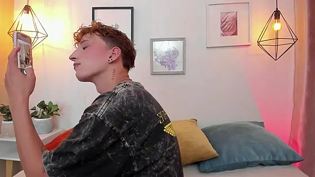 Snapshot of iiangel_ chatting on September 24, 2025, 10:05 pm iiangel  online show from September 24, 2025, 10:05 pm