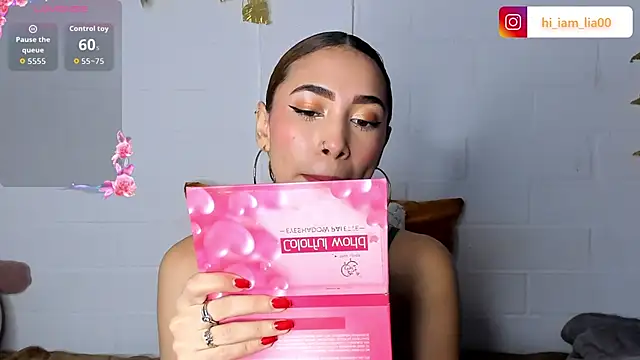 LiaHansson online show from November 13, 2025, 7:18 pm