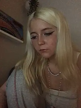 Snapshot of Blondie_Sofia_Essexbabe chatting on September 27, 2025, 12:39 am Blondie Sofia Essexbabe online show from September 27, 2025, 12:39 am