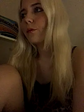 Snapshot of Blondie_Sofia_Essexbabe chatting on October 9, 2025, 11:05 pm Blondie Sofia Essexbabe online show from October 9, 2025, 11:05 pm