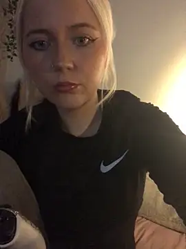 Snapshot of Blondie_Sofia_Essexbabe chatting on October 12, 2025, 10:33 pm Blondie Sofia Essexbabe online show from October 12, 2025, 10:33 pm