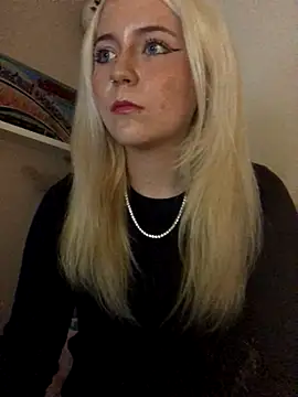 Snapshot of Blondie_Sofia_Essexbabe chatting on October 14, 2025, 10:42 pm Blondie Sofia Essexbabe online show from October 14, 2025, 10:42 pm