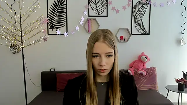 Snapshot of AnnNorriss chatting on February 18, 2025, 8:16 am AnnNorriss online show from February 18, 2025, 8:16 am