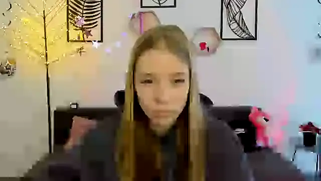 Snapshot of AnnNorriss chatting on February 26, 2025, 1:43 pm AnnNorriss online show from February 26, 2025, 1:43 pm