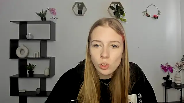 Snapshot of AnnNorriss chatting on February 27, 2025, 1:49 pm AnnNorriss online show from February 27, 2025, 1:49 pm