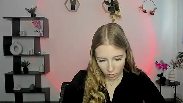 Snapshot of AnnNorriss chatting on March 2, 2025, 9:43 am AnnNorriss online show from March 2, 2025, 9:43 am