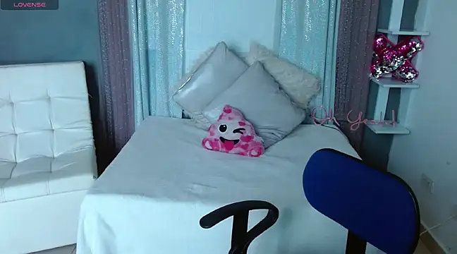 emily-777 online show from February 17, 2025, 7:44 pm