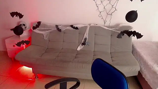 Snapshot of emily-777 chatting on October 23, 2025, 10:30 pm emily-777 online show from October 23, 2025, 10:30 pm