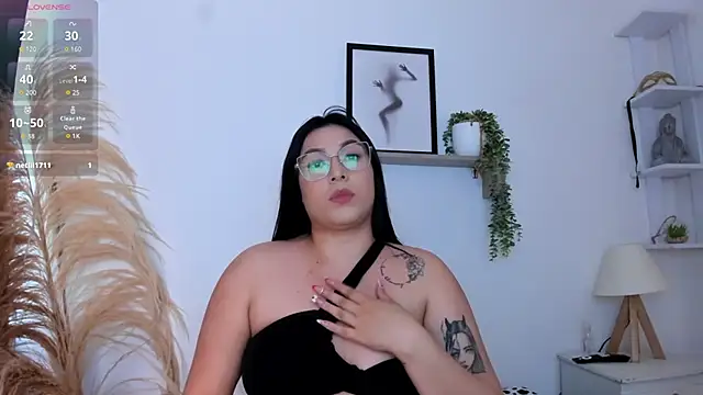 Snapshot of emily-777 chatting on October 15, 2025, 7:55 pm emily-777 online show from October 15, 2025, 7:55 pm