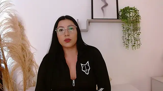 Snapshot of emily-777 chatting on October 1, 2025, 9:18 pm emily-777 online show from October 1, 2025, 9:18 pm