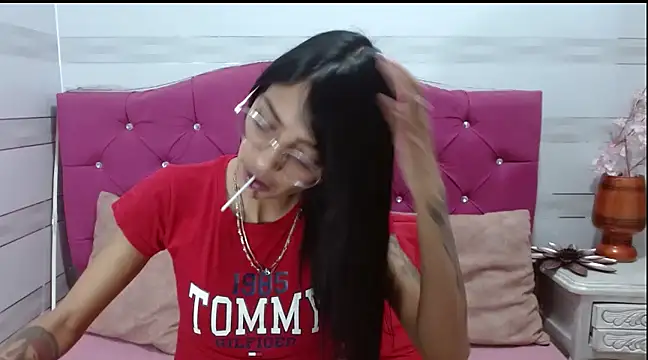Karla SlutSkinny online show from March 5, 2025, 3:18 am