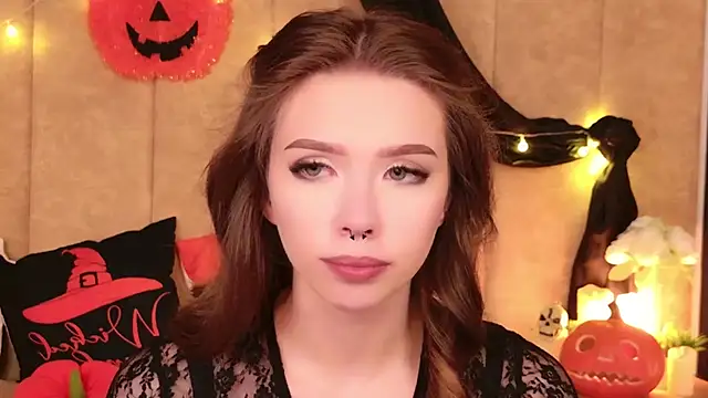 Snapshot of Sierra_Fane chatting on October 20, 2025, 6:04 am Sierra Fane online show from October 20, 2025, 6:04 am