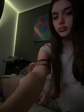 NaomiMulan online show from February 24, 2025, 1:53 pm