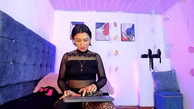 Snapshot of lilith_catt chatting on March 17, 2025, 7:58 pm lilith catt online show from March 17, 2025, 7:58 pm