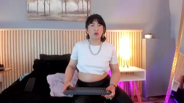 Snapshot of lilith_catt chatting on October 8, 2025, 7:36 pm lilith catt online show from October 8, 2025, 7:36 pm