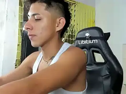 Angel Medina online show from March 20, 2025, 1:26 pm