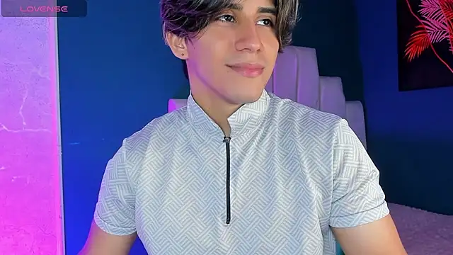 Snapshot of Allex_Cano chatting on October 10, 2025, 3:40 am Allex Cano online show from October 10, 2025, 3:40 am