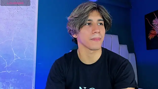 Snapshot of Allex_Cano chatting on October 3, 2025, 9:16 pm Allex Cano online show from October 3, 2025, 9:16 pm