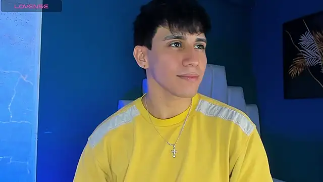 Snapshot of Allex_Cano chatting on October 12, 2025, 7:15 pm Allex Cano online show from October 12, 2025, 7:15 pm