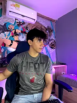 Snapshot of Allex_Cano chatting on November 7, 2025, 4:17 am Allex Cano online show from November 7, 2025, 4:17 am