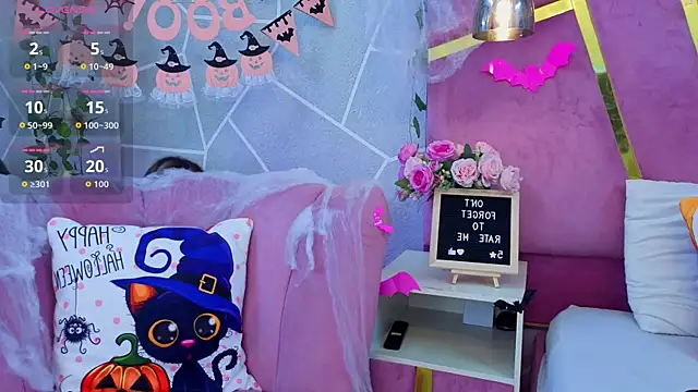 Snapshot of EmmyCortez chatting on October 16, 2025, 12:24 pm EmmyCortez online show from October 16, 2025, 12:24 pm