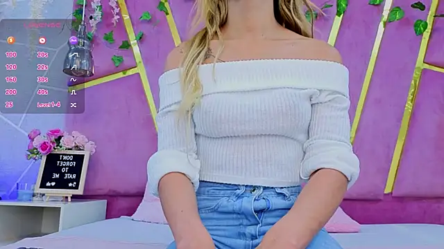 Snapshot of EmmyCortez chatting on September 27, 2025, 12:00 pm EmmyCortez online show from September 27, 2025, 12:00 pm