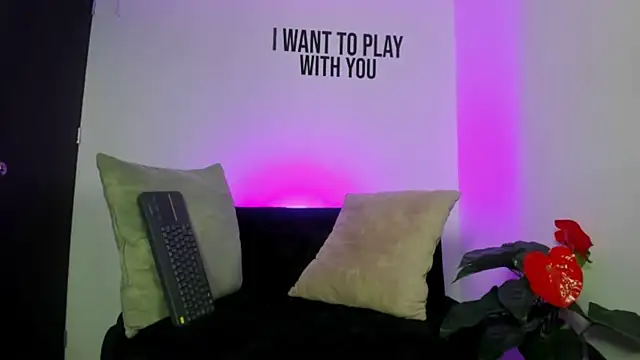 Snapshot of Zamira_Taylor chatting on February 28, 2025, 7:14 pm Zamira Taylor online show from February 28, 2025, 7:14 pm