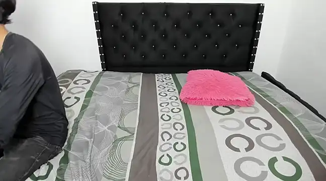 Babylatinhot11 online show from March 21, 2025, 1:23 pm