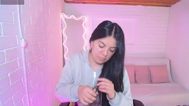 Coraline tay online show from September 15, 2025, 7:25 pm