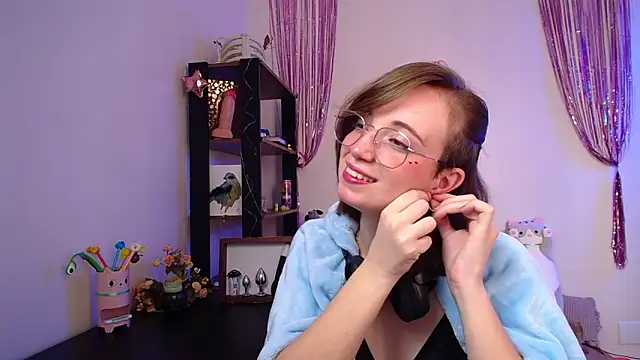 Elise Nyx online show from March 7, 2026, 1:05 pm