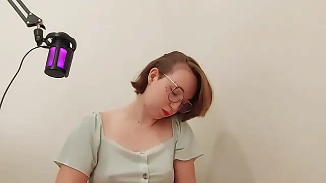 Snapshot of Elise_Nyx chatting on October 6, 2025, 2:29 pm Elise Nyx online show from October 6, 2025, 2:29 pm