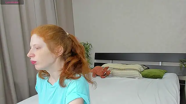 Sandra Wi1son online show from March 18, 2025, 2:18 am