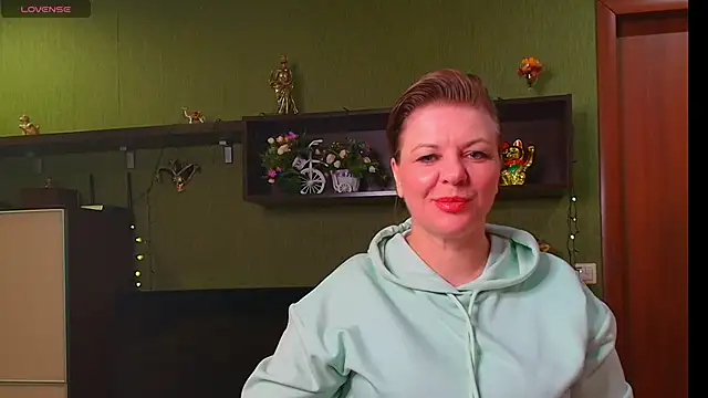 VeronikawGold online show from April 15, 2026, 10:32 pm