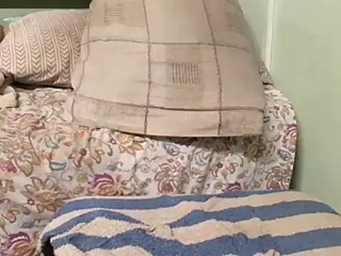 Snapshot of calme_odl1 chatting on October 18, 2025, 11:23 am calme odl1 online show from October 18, 2025, 11:23 am