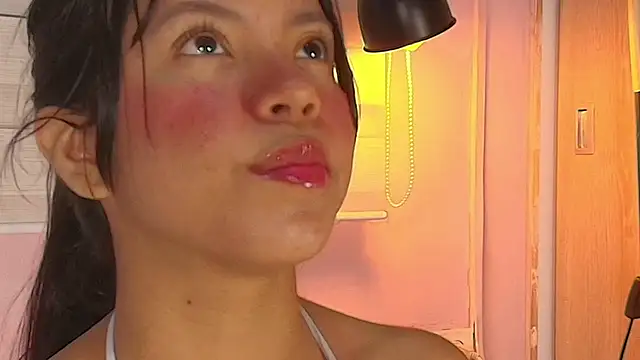 Snapshot of emily_sweett24 chatting on October 1, 2025, 12:42 pm emily sweett24 online show from October 1, 2025, 12:42 pm