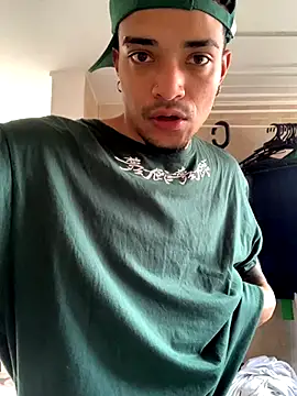 eross chipre  online show from October 2, 2025, 7:17 pm