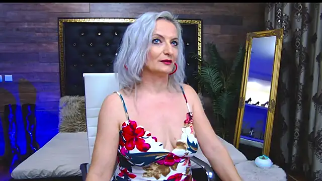 Snapshot of LadyTouch chatting on March 7, 2025, 5:08 am LadyTouch online show from March 7, 2025, 5:08 am